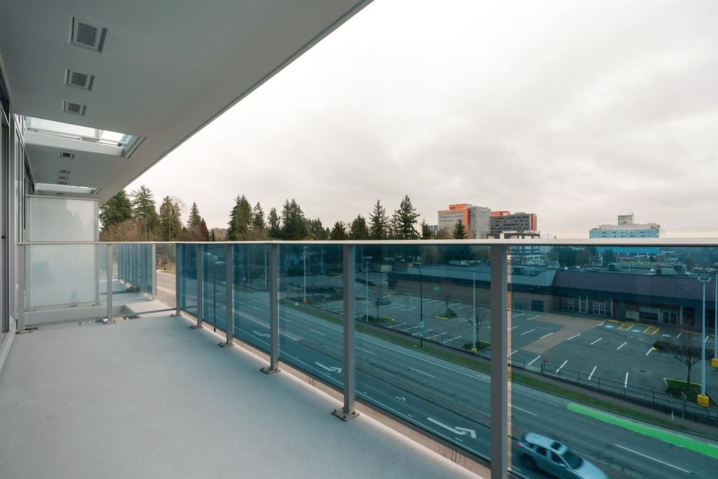 13615 Fraser Hwy, #402