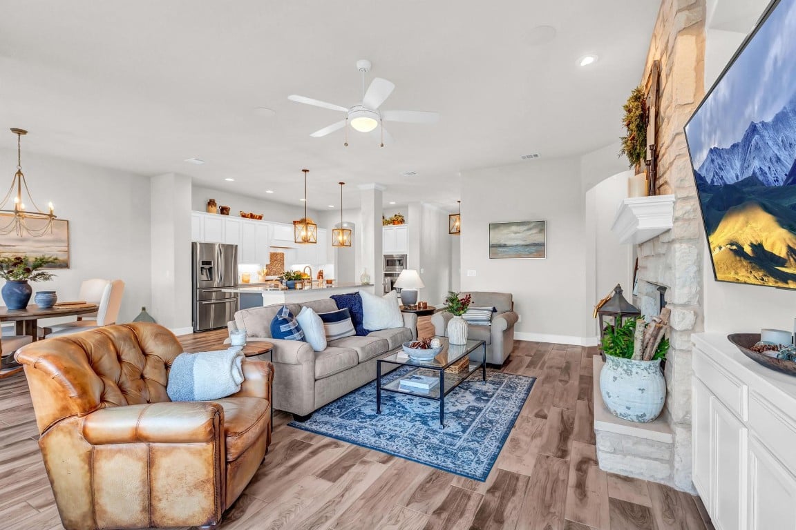 500 Balcones Ridge Way