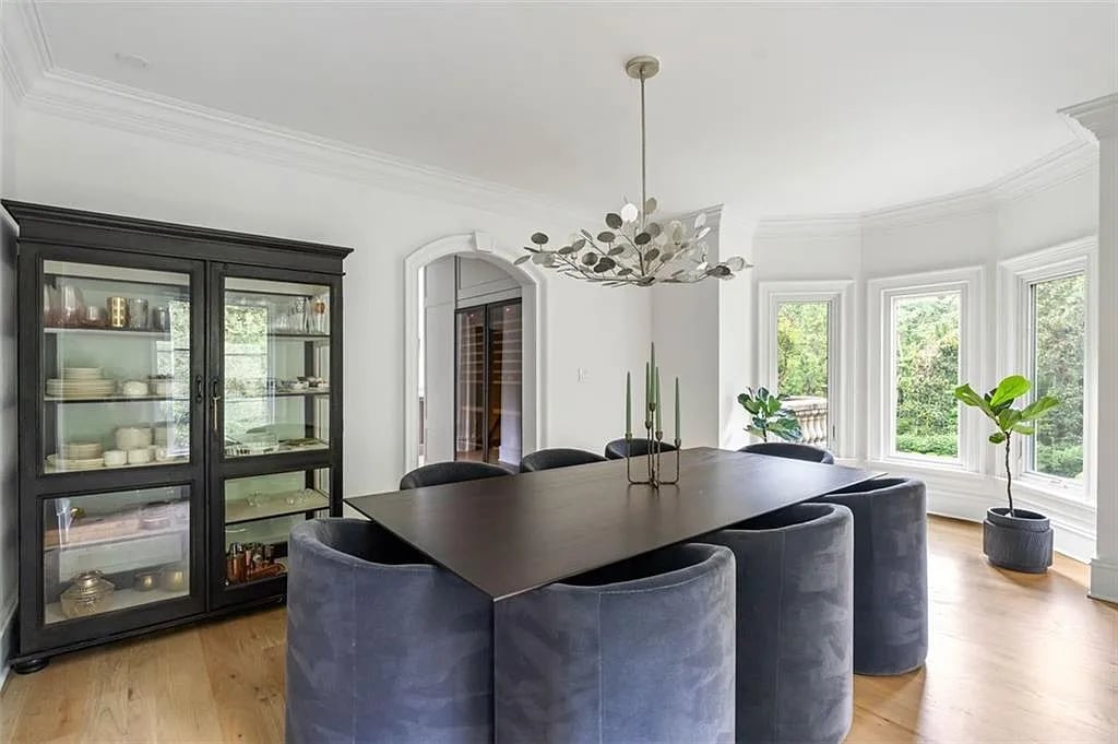 1919 River Forest Rd NW