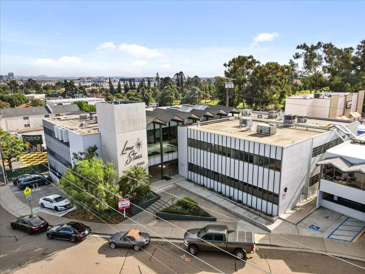 3065 Rosecrans Pl - Loma Starr