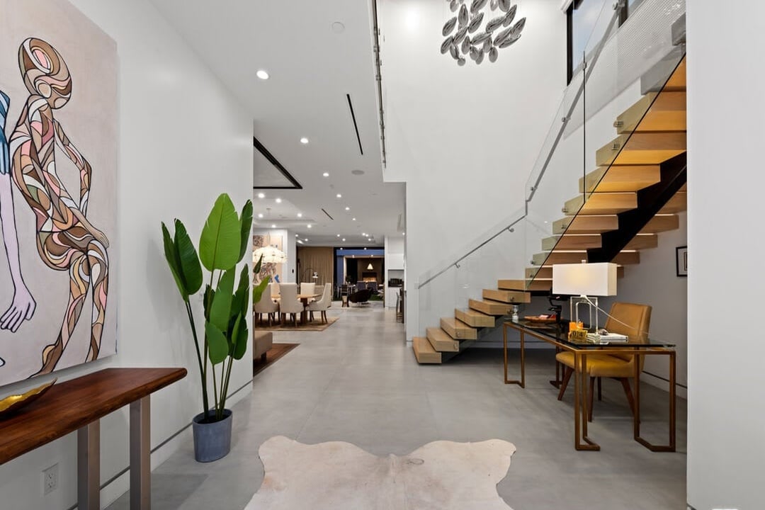 Garden Crescent, North Harper Avenue, 90048