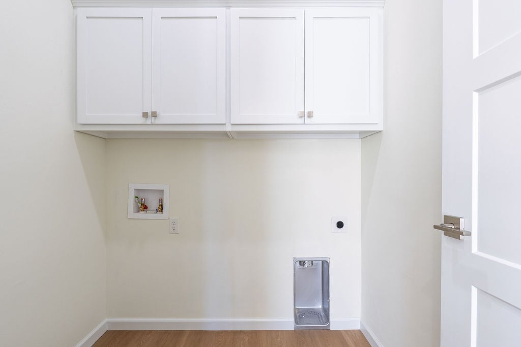 820 W Locust Street