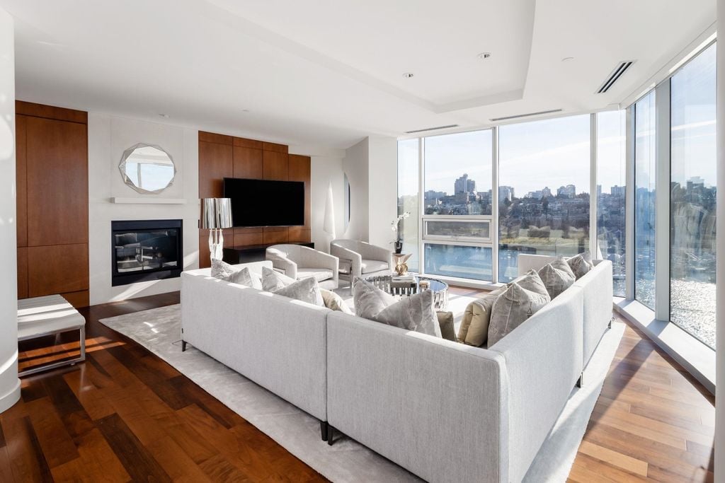 1560 Homer Mews, #1101
