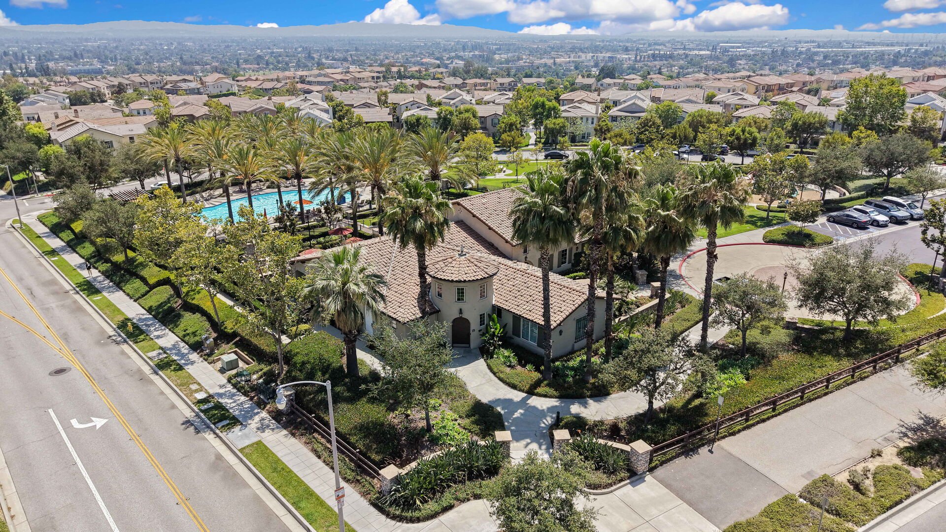864 E Manresa Drive