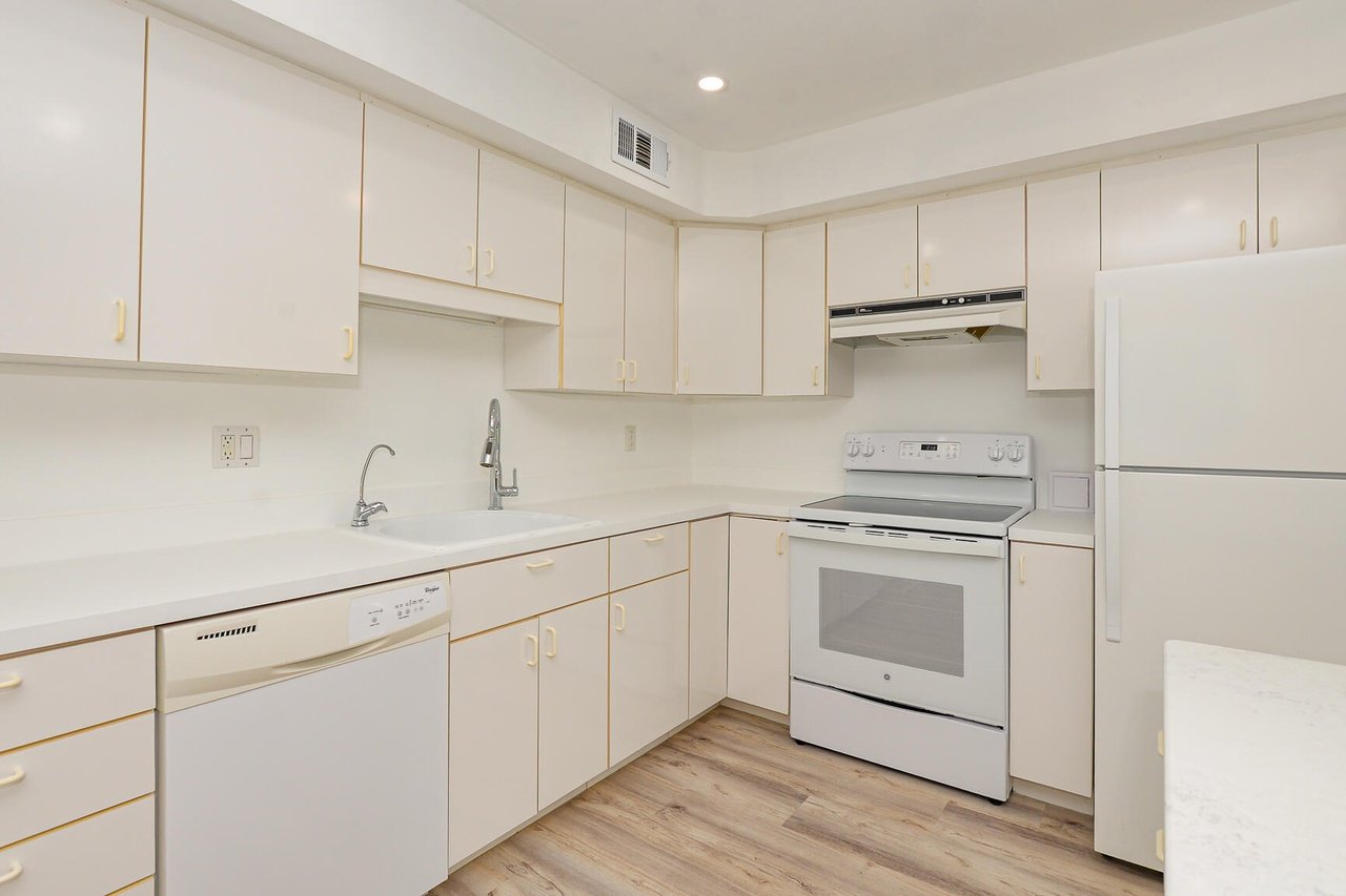 1800 SE Saint Lucie Blvd, #9-305