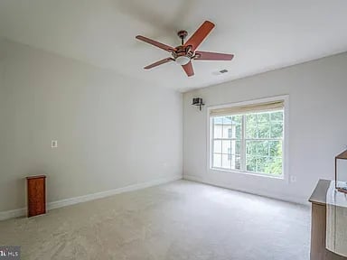 106 Calvary Ct SE