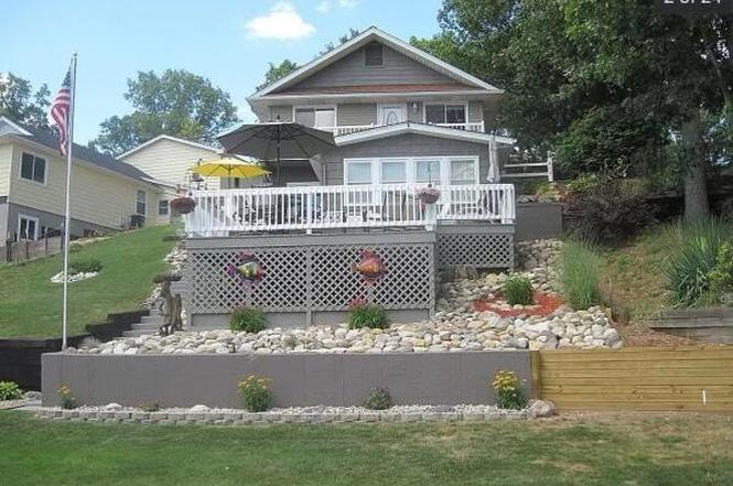 1323 Hess Lake Dr