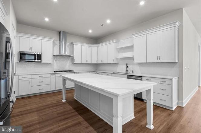 43290 Greeley Sq