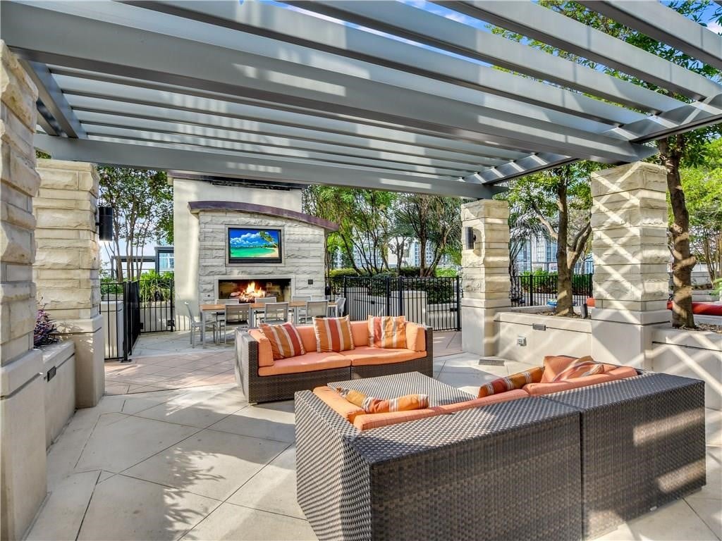 360 Nueces St, #1615