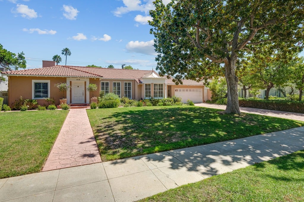 518 North Elm Dr.