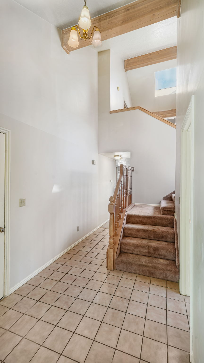 882 W Schneitter Circle