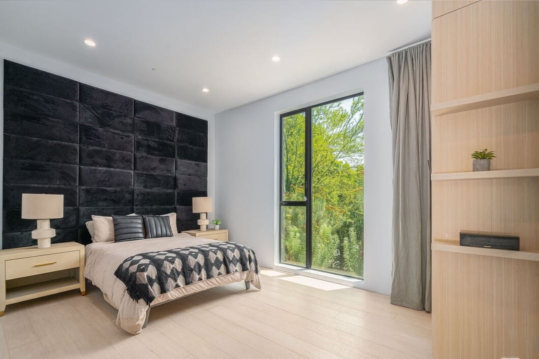 Meridian Reserve, Franklin Ave, 90046