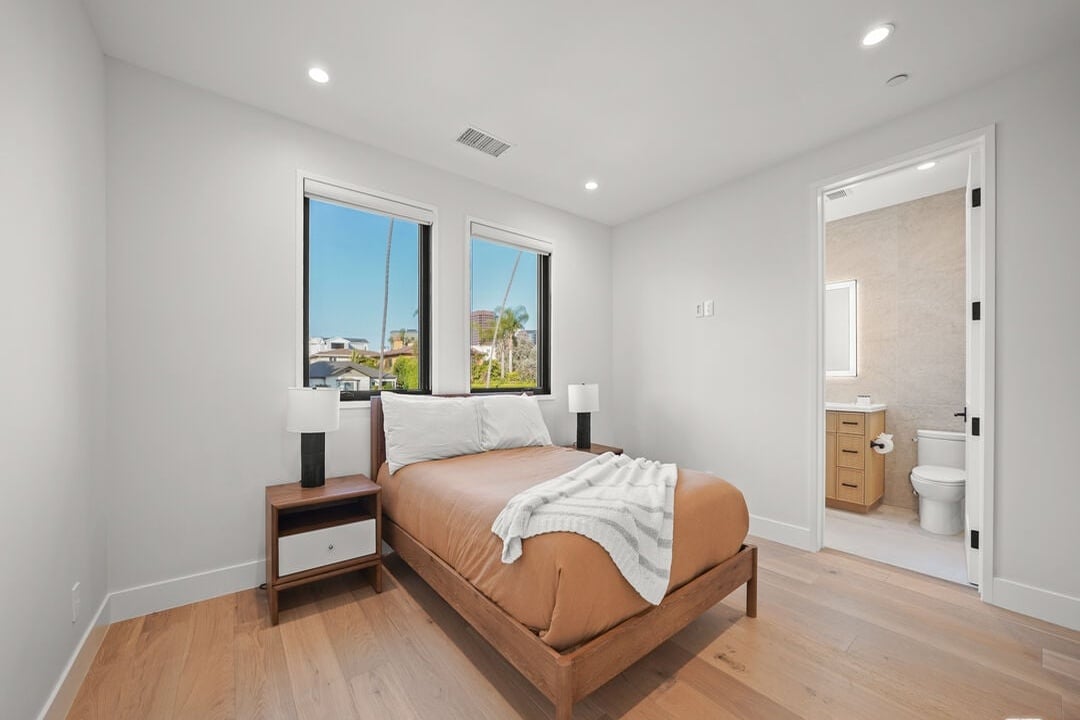 Fairmont Reserve, S Bundy Dr, 90049