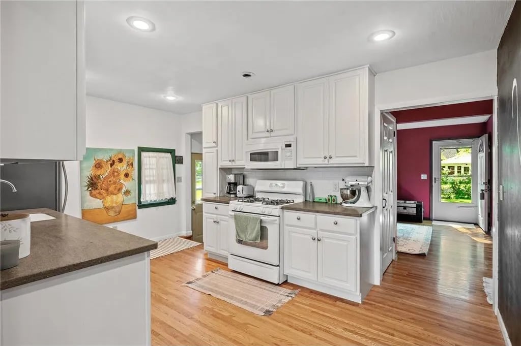 156 Lakeview Ave
