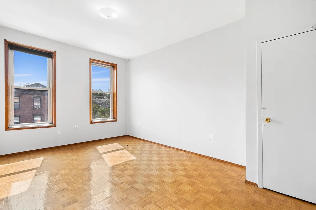 720 5th Ave Unit 3R
