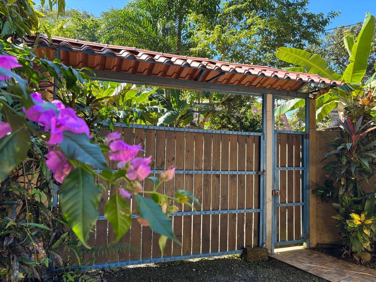 0.16 Acres – 4 Living Units, 7 Bedroom Riverfront Investment Package Near Dominical Beach With Owner Financing!!!