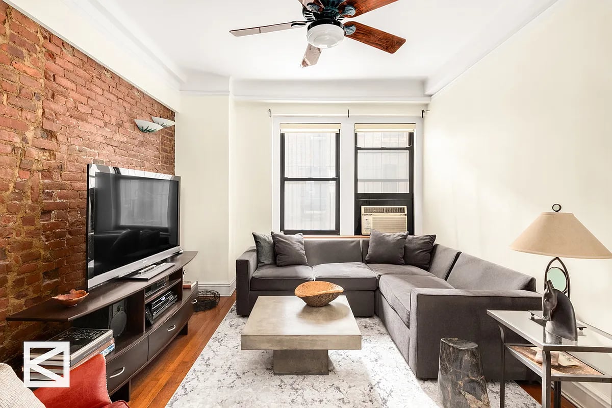 120 W 70th St, #1A