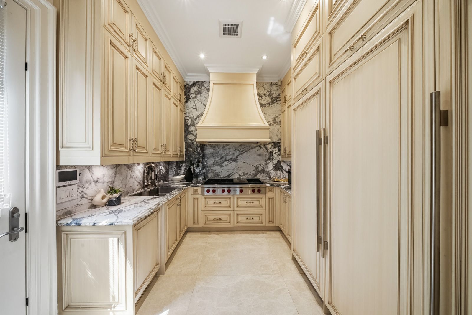 Grand Palatial Newly Completed