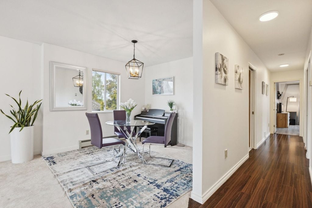 21 E King Edward Ave