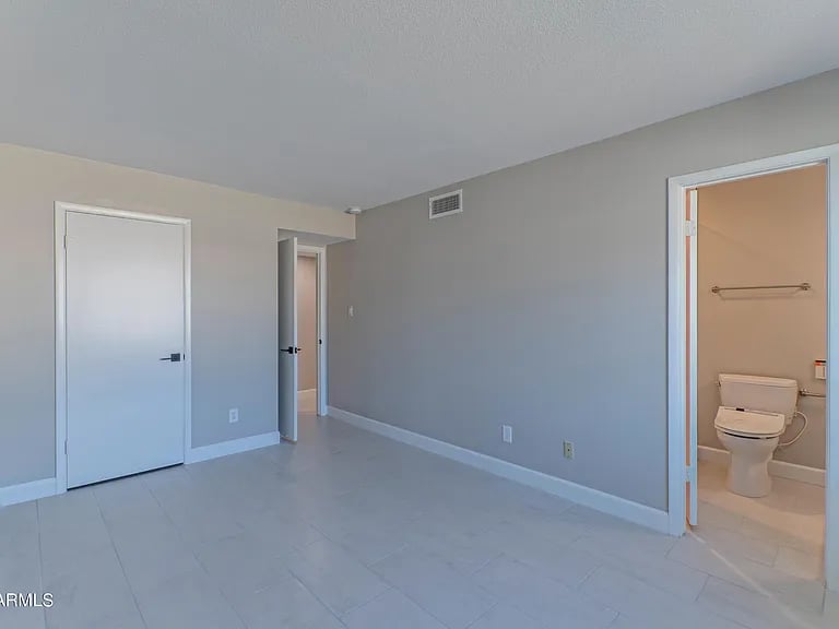 8236 E Valley Vista Dr