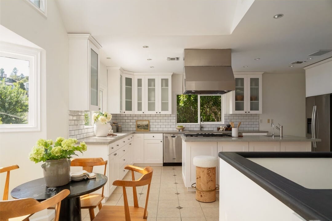 Windmere Pavilion, St Ives Dr, 90069