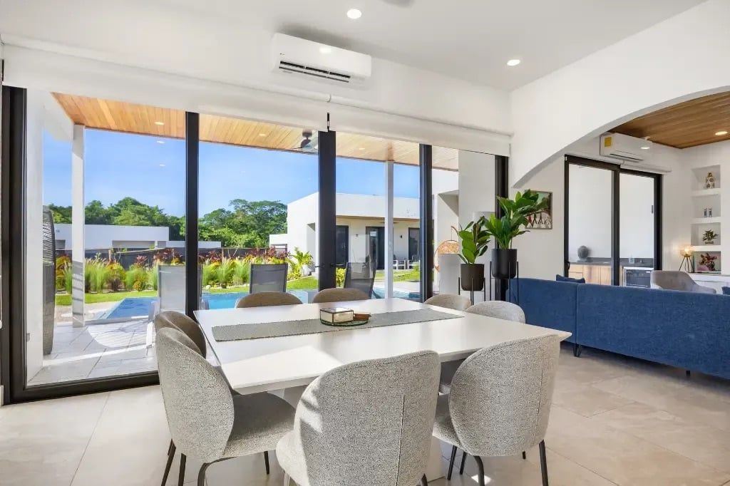 Elegant Tropical Oasis in Reserva Conchal