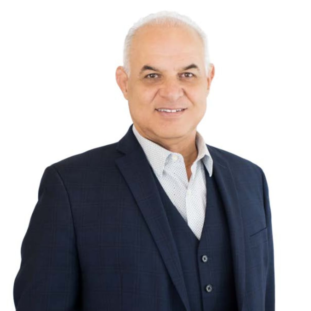Sasan Aval Laguna Hills, CA Real Estate Agent Headshot