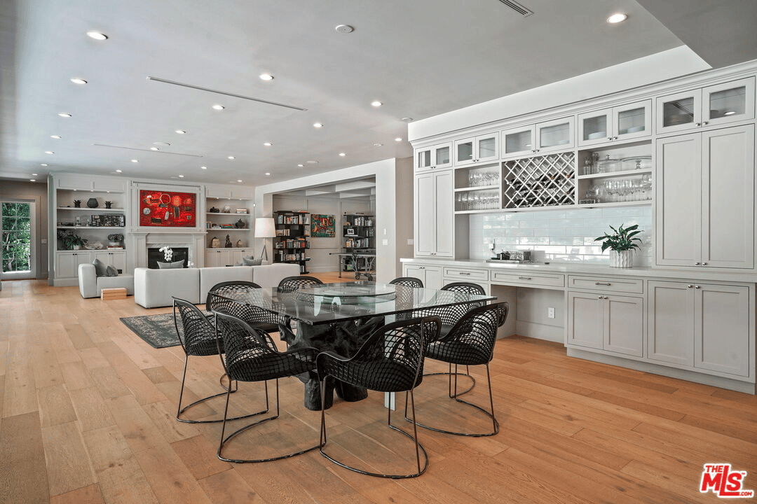 2794 Mandeville Canyon Rd