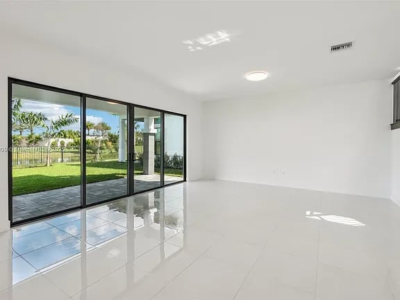 13075 Feathering Way