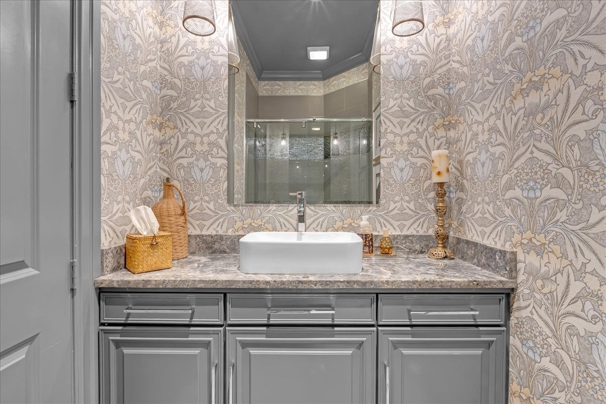 Luxury Living in Bixby, Oklahoma: A Premier Estate in Devonshire at Graystone Represented by Philip Shain of The Agency Tulsa - Wyatt Poindexter - The Agency