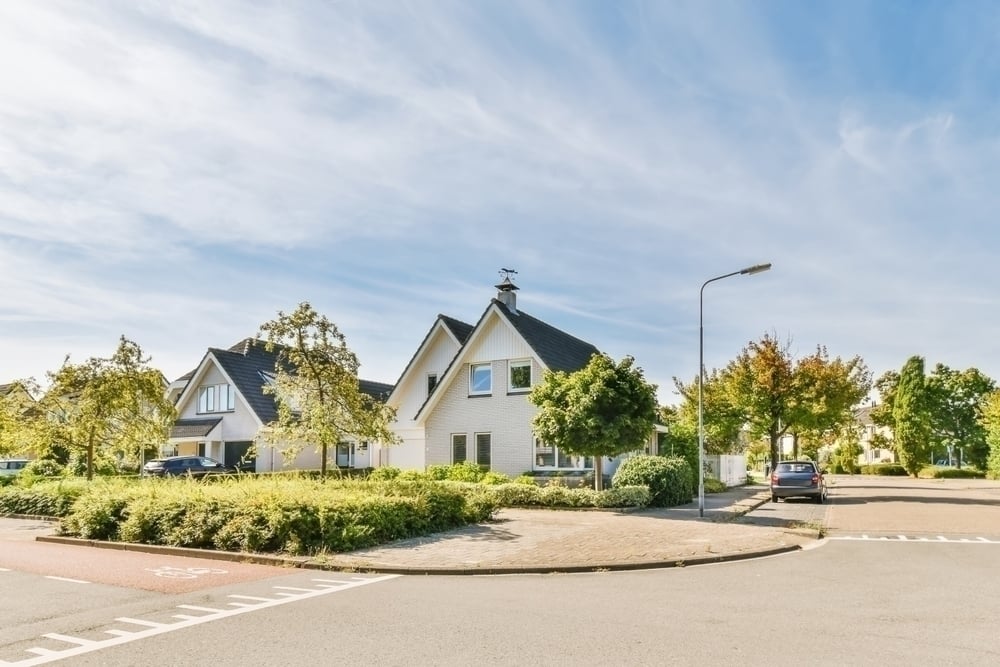 Why Corner Lot Homes Appeal to Many Buyers