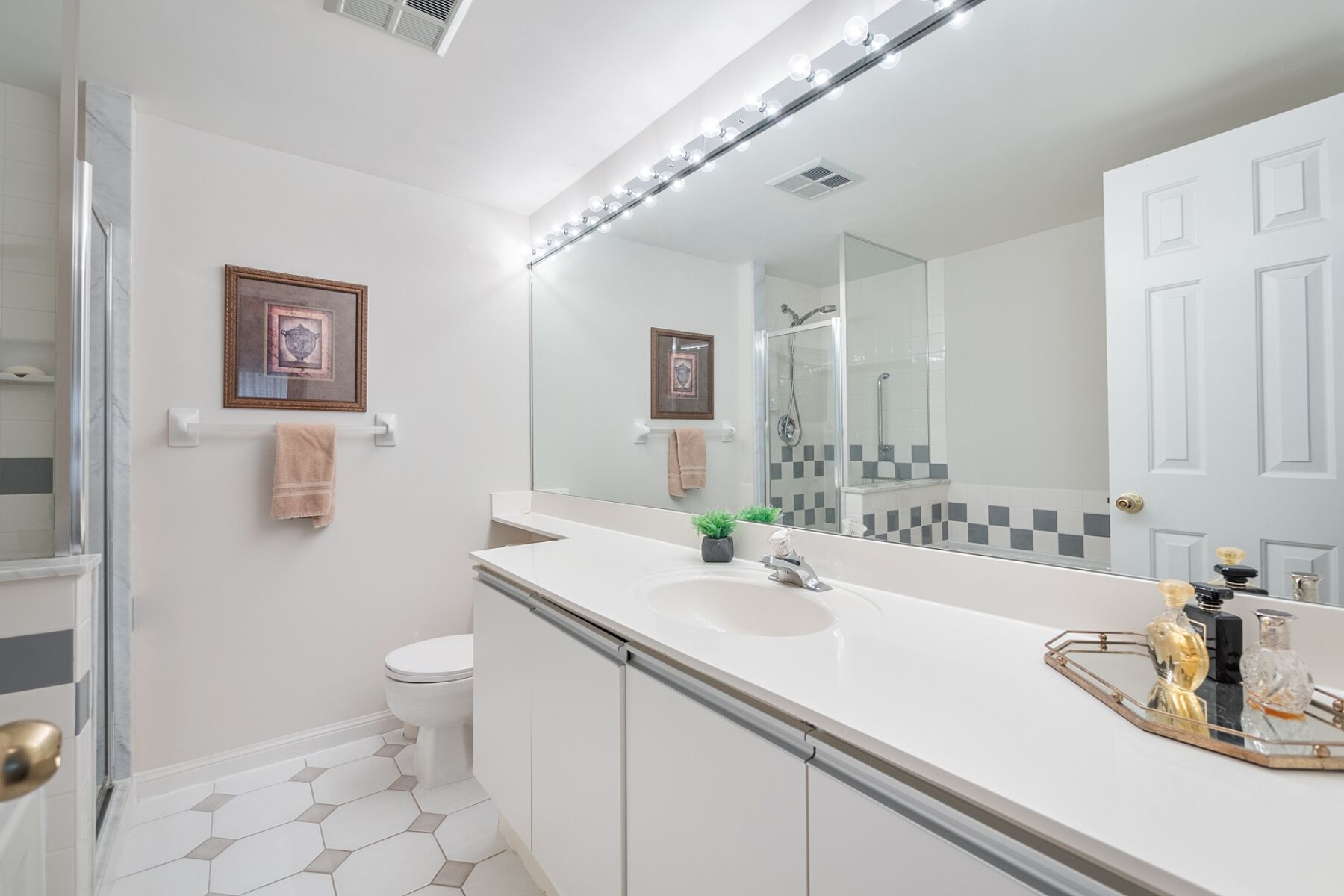 101 Subway Cres #311