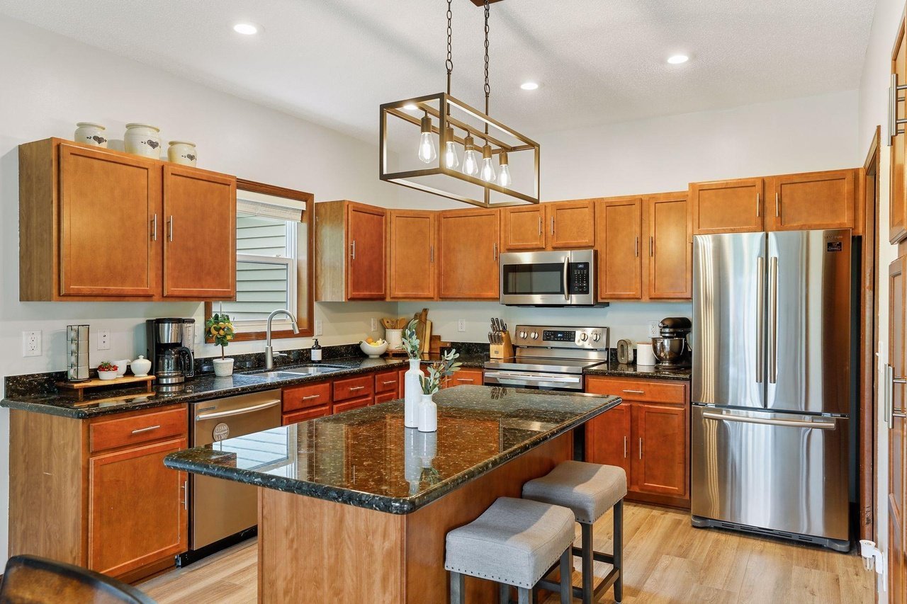 14 Coach Light Dr