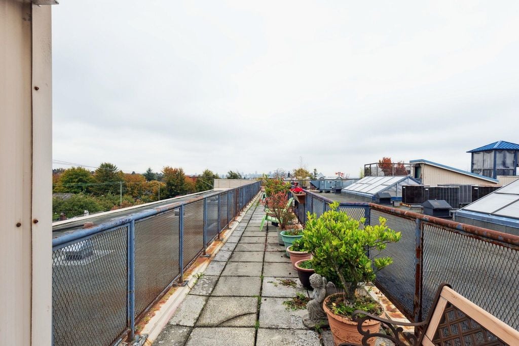 2556 E Hastings St, #314