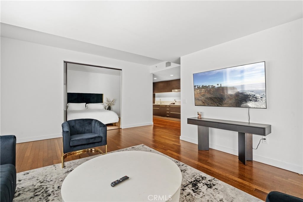 6250 Hollywood Blvd, #4M