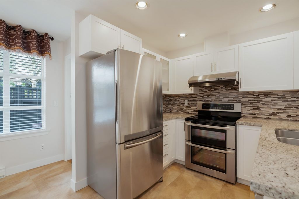 7406 Hawthorne Terr
