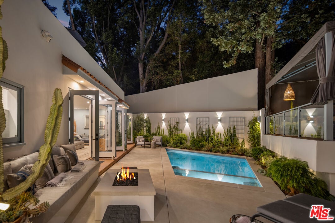 Wonderland Park Ave, 90046