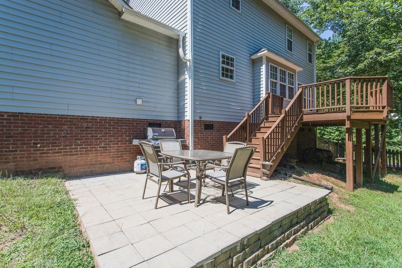 1535 Middle Ridge Dr