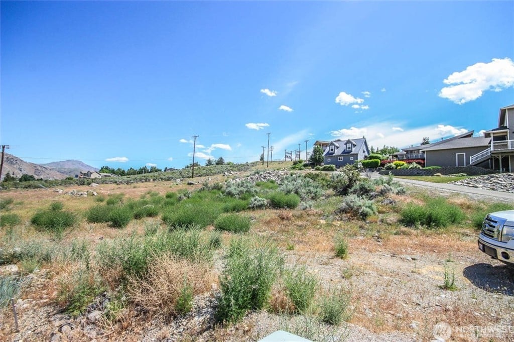 560 Lakefront Dr