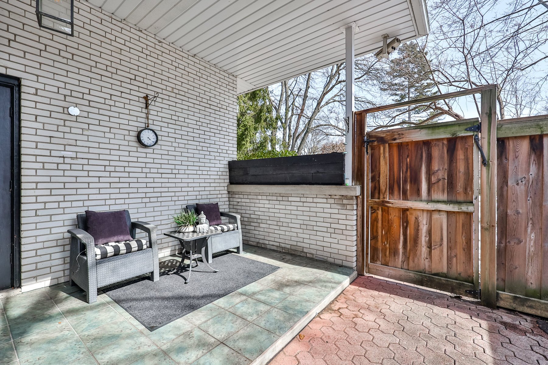 1276 Greenoaks Drive