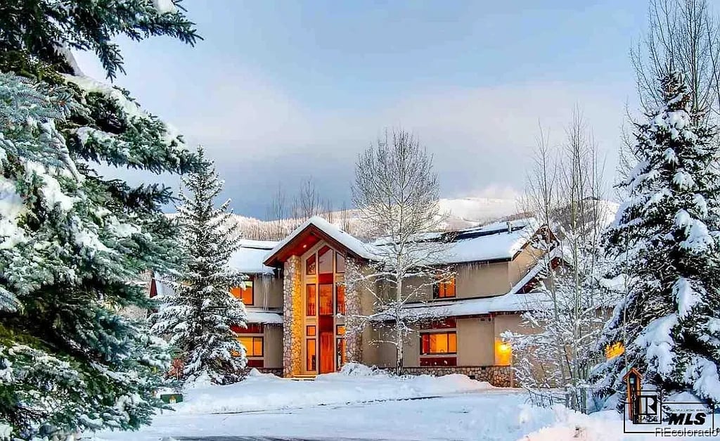 1313 Robert E Lee Ln