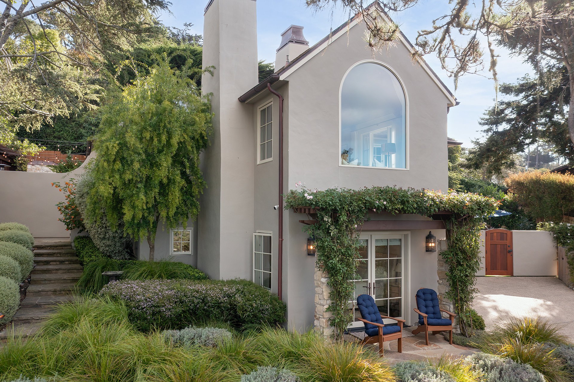 Sophisticated Carmel Woods Living