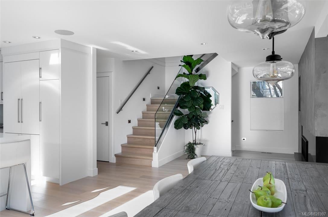 2378 Esplanade