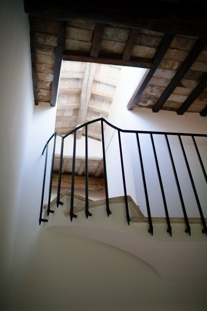 Wide Estate Composed of Houses and Amenities