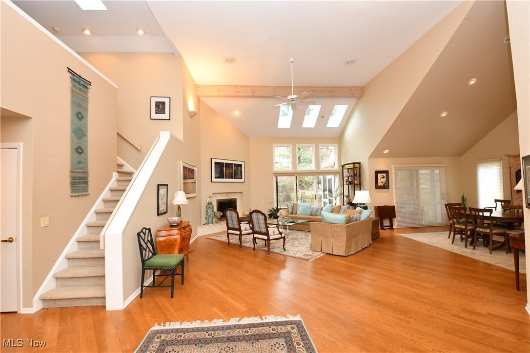 9 Longmeadow Ln