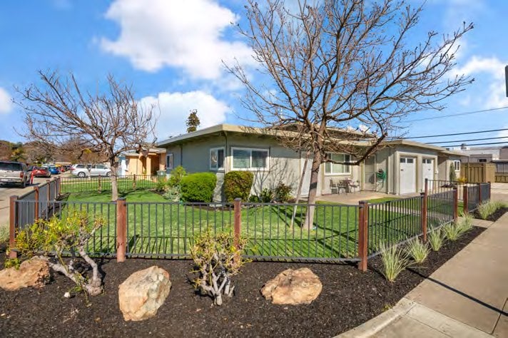 Landscaped front yard at 1401 and 1403 Cary Avenue, San Mateo