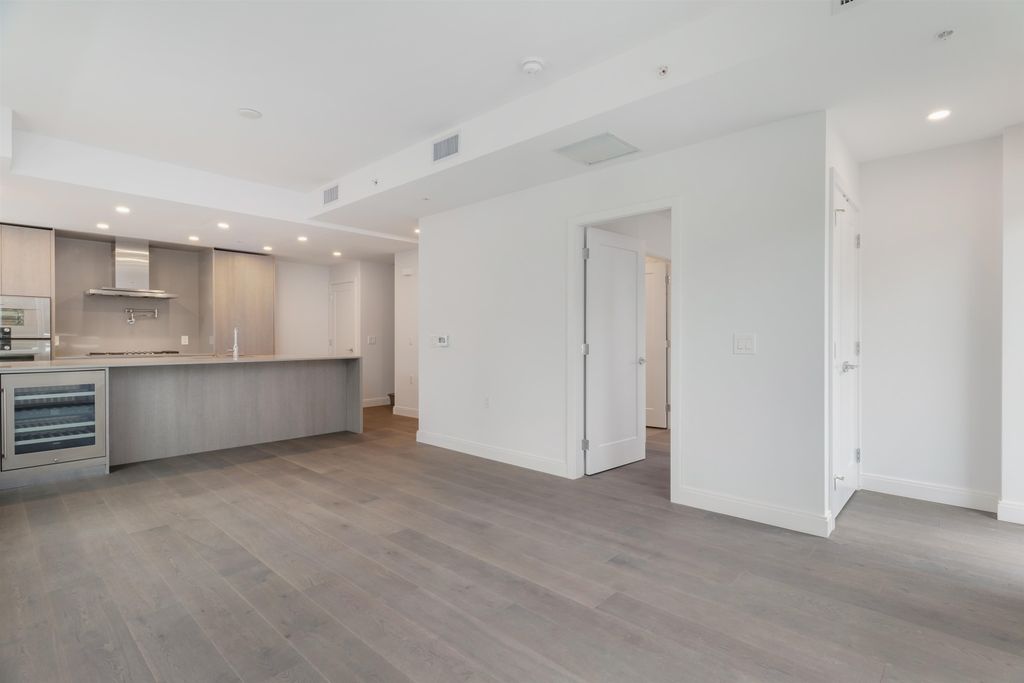 478 W 33rd Ave