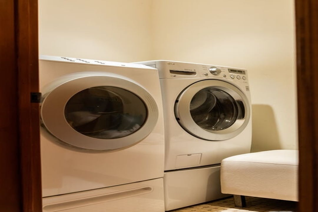 San Vicente Blvd, 90402