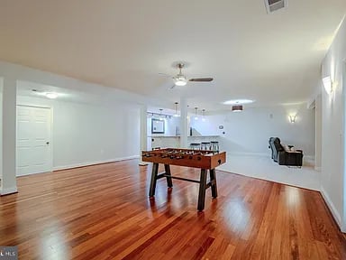 106 Calvary Ct SE