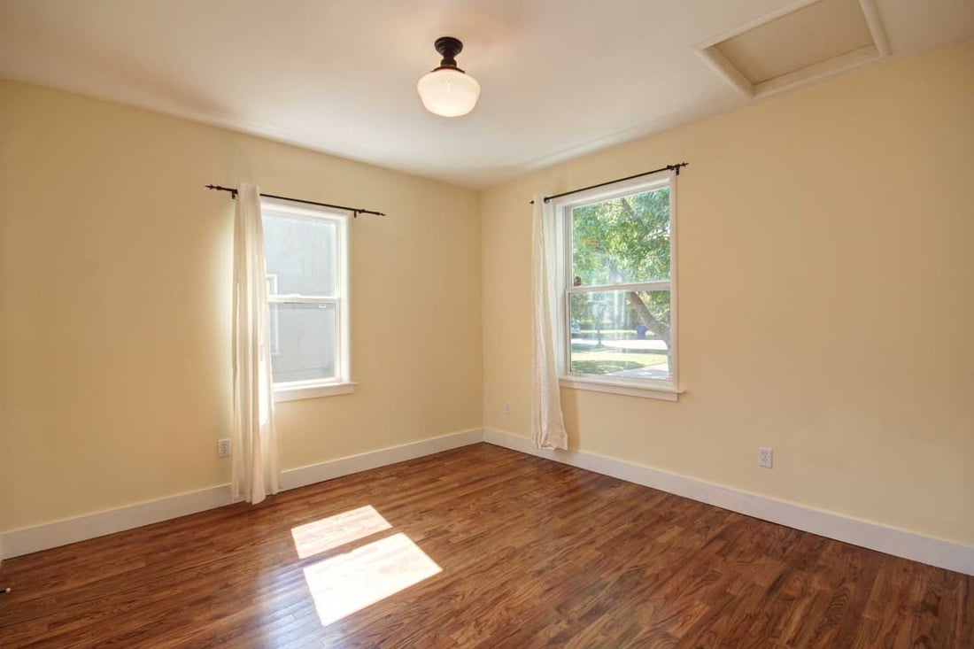 New on Market in Elmhurst! 5417 T St.